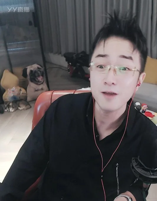 微凉给毕加索唱醒酒?