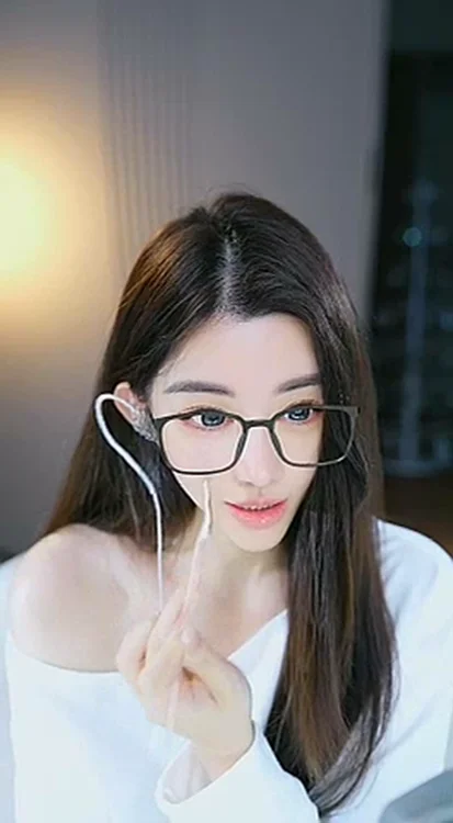 粉丝曝晓夏没以前漂亮，她怒怼视频亏了脸