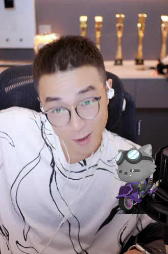 老毕现在很真实,所以失去了偶像的神性