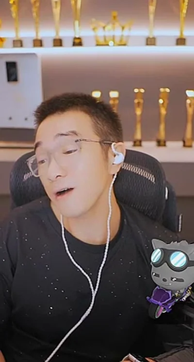 跌大跟头，被人背刺，老毕依旧很乐观！