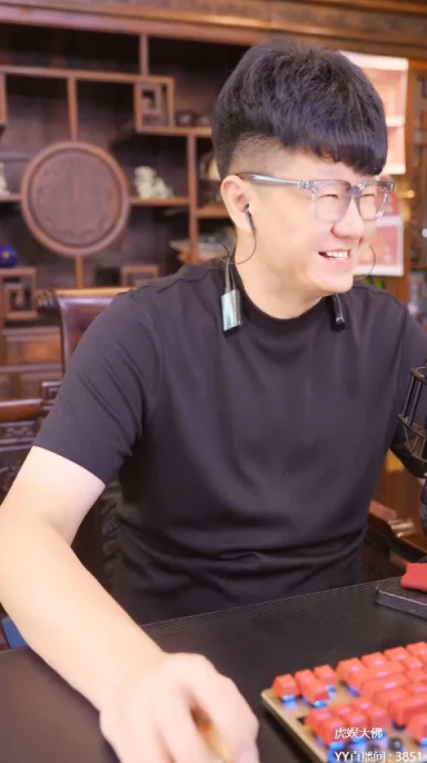 大佛和虎哥见面了,宾主尽欢!