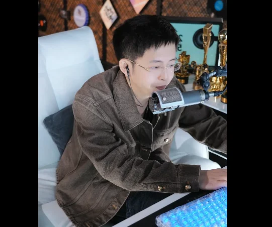 岁数大!王冕身体不舒服,就要马上量血压