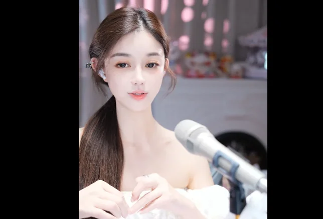 兰梦莎师父老毕，以前经常办活动收徒弟
