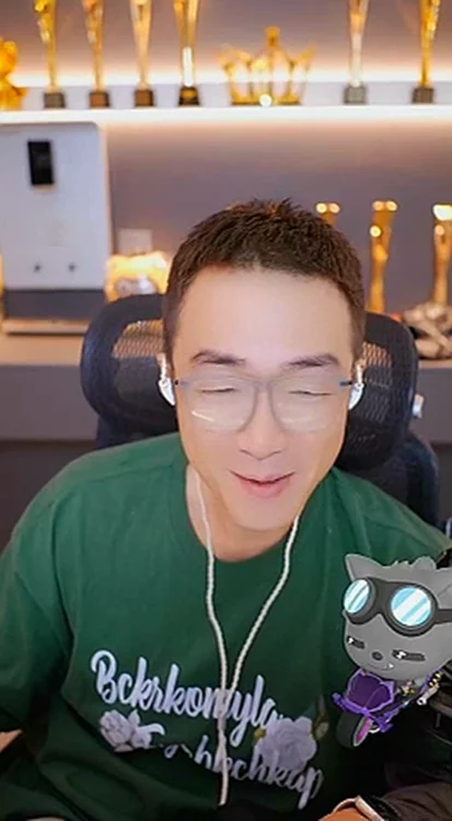 老毕怒斥被忽悠，点名某主播欠礼不还！