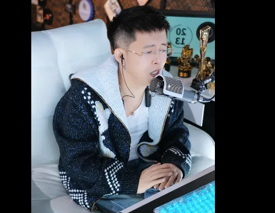 王冕谈不仅自己,明星岁数大了嗓子也老化