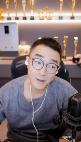 老毕爆料,年度盛典有可能不在国内举办!