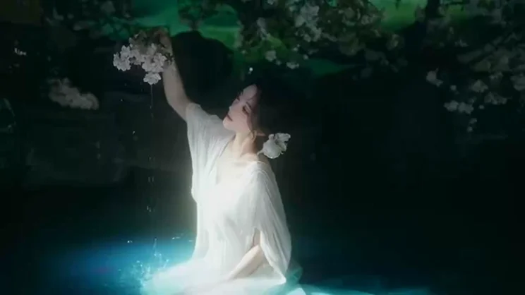 女神晓夏出水芙蓉,美到了极致!