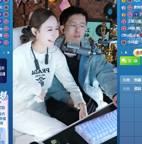 王冕逛街经常被众多粉丝认出合照