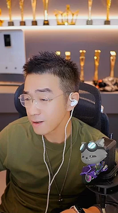 老毕晒离婚证,结果跟粉丝们争论起来了