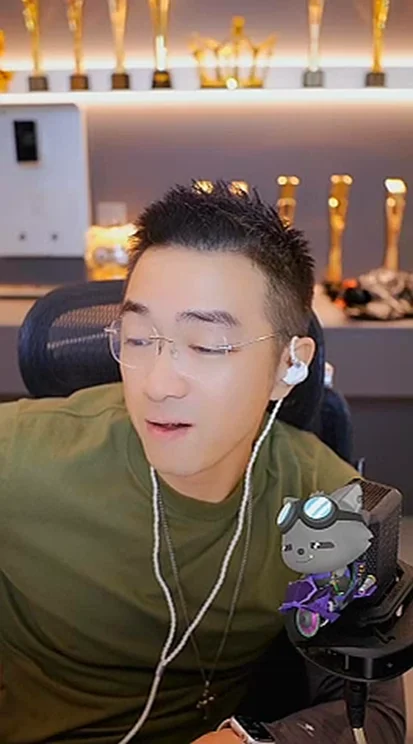 老毕：我永远是微凉得不到的男人！