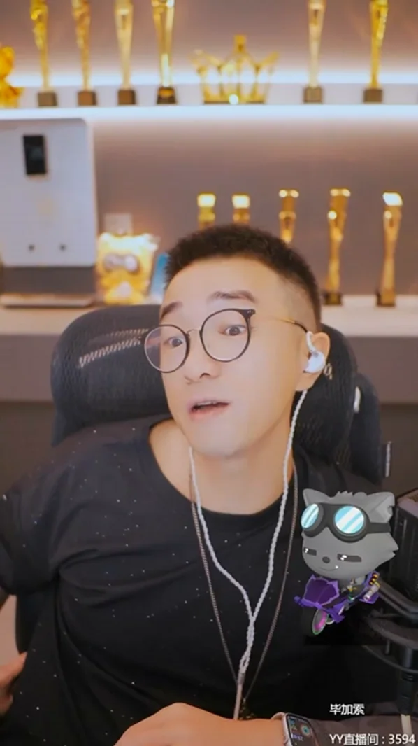 老毕的玛莎拉蒂不开,老姐拿去跑婚庆!