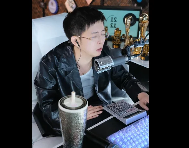 王逸璇不开播,王冕感叹团战都没队友了