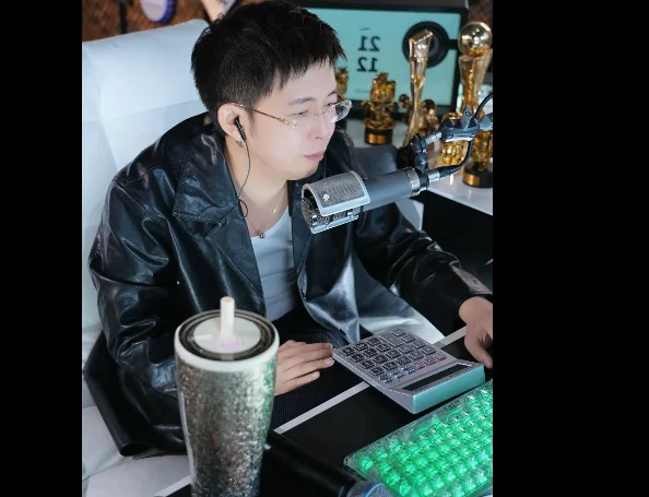 王冕感谢神豪老公哥,在团战关键时刻豪刷礼