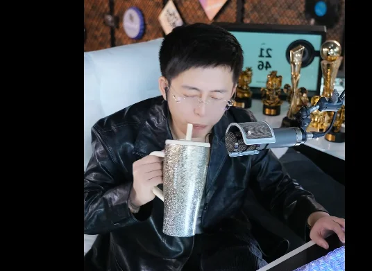 王冕呼吁粉丝顶榜，完成今天开播目标