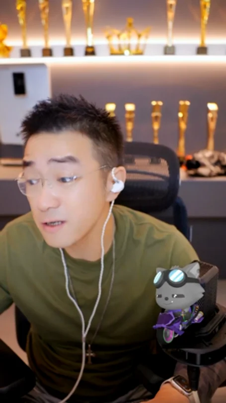 遇到看顺眼的人，老毕会动心的！