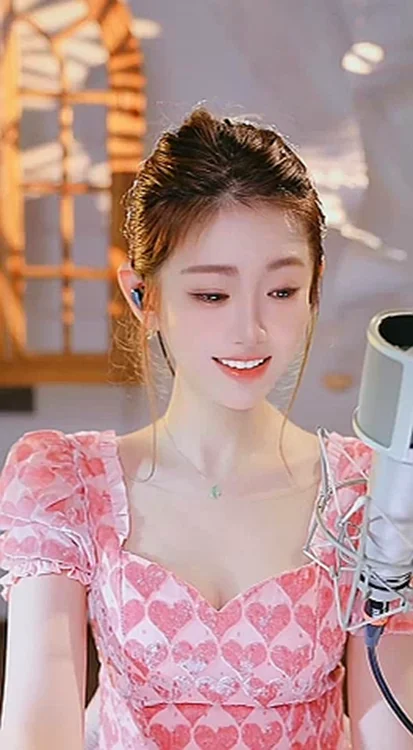 被众粉丝圈，微凉拒绝介入老毕离婚事件！