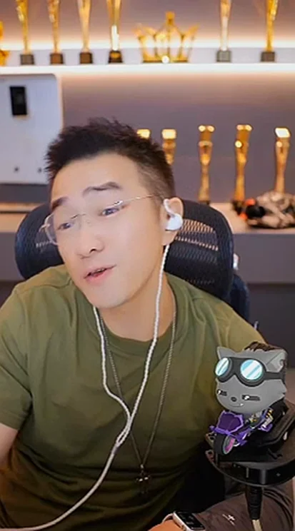 老毕不会拿离婚炒作，也不是光彩的事！